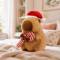 Capybara Plüschtier als Weihnachtsmann Die Kuschelecke