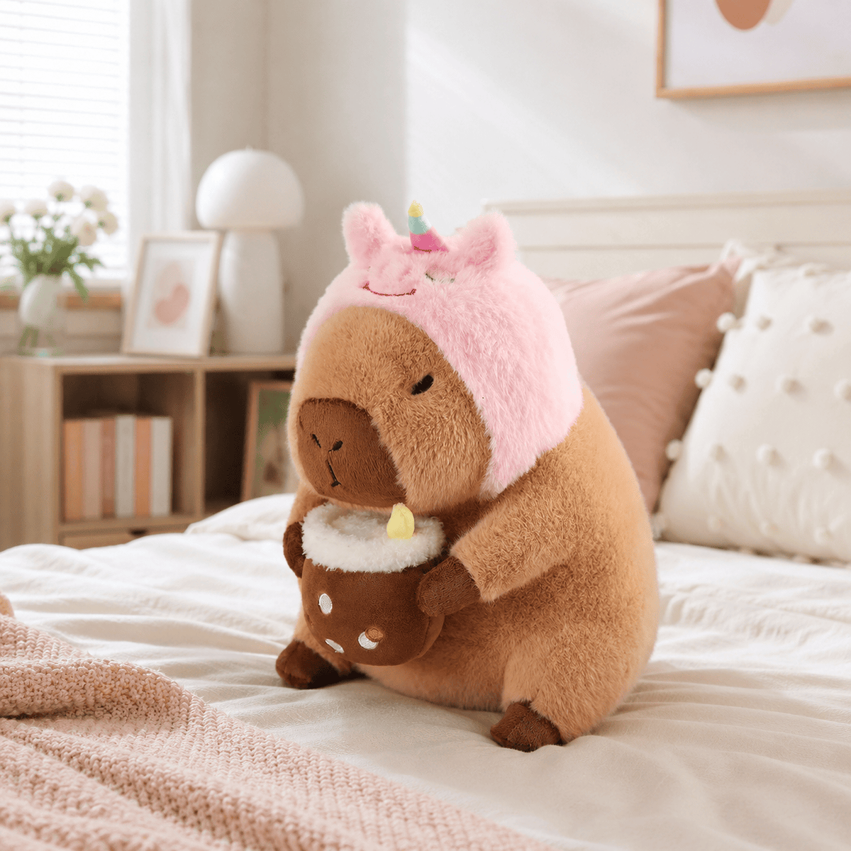 Capybara Plüschtier mit Einhornhut Die Kuschelecke