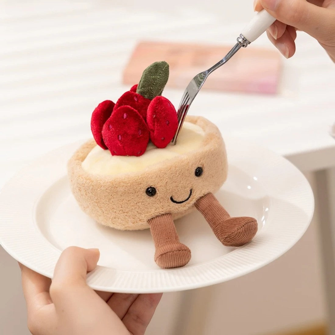 Erdbeer-Törtchen kawaii Kuscheltier süß Die Kuschelecke