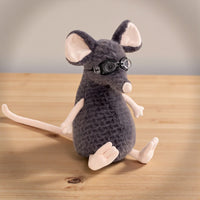 Graue Maus Kuscheltier Abenteuer weich Die Kuschelecke