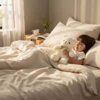 Weicher Teddy Kuscheltier mit Vichy-Schlaufe Die Kuschelecke